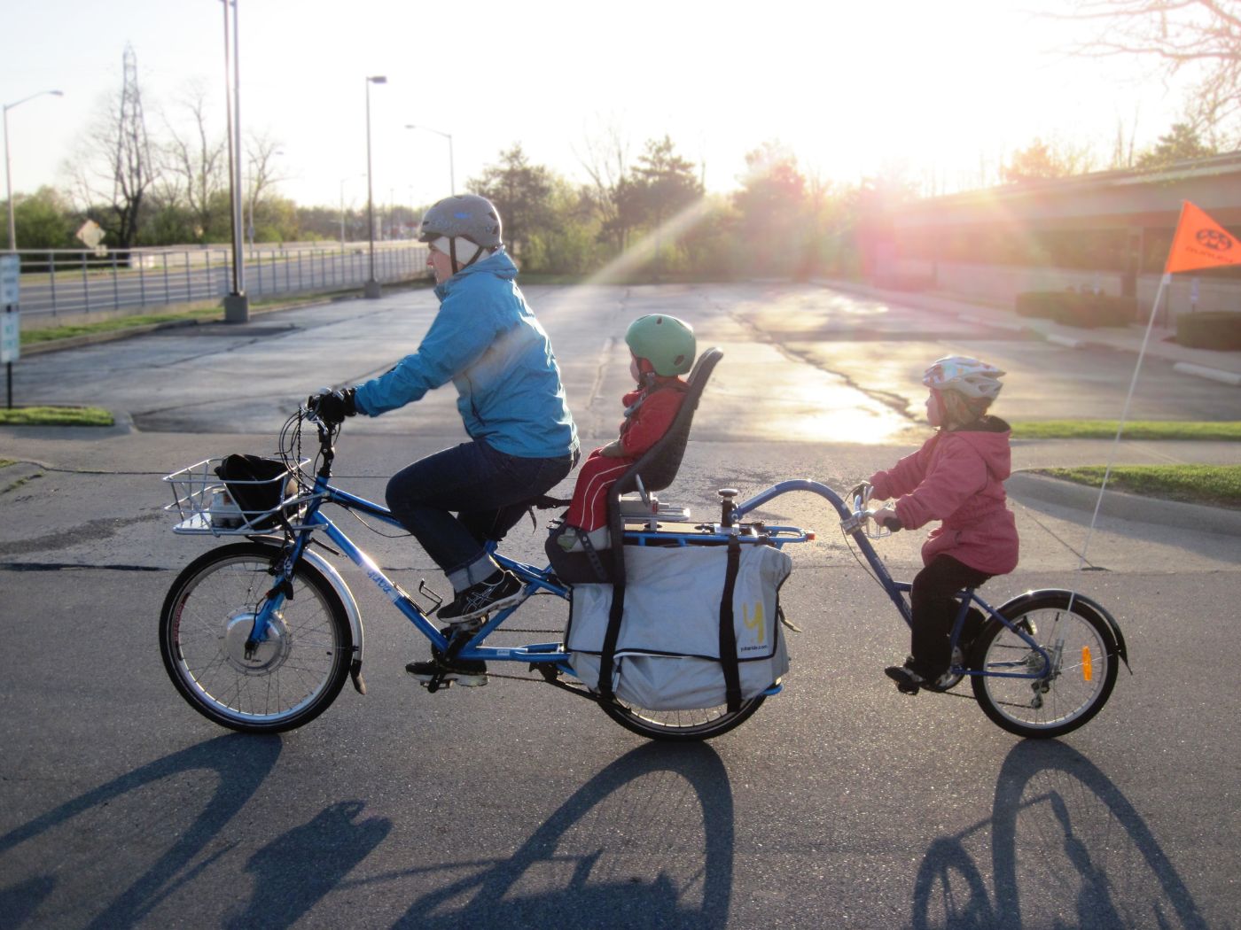 Vélo d'enfants attelé – ATE Association transports et environnement