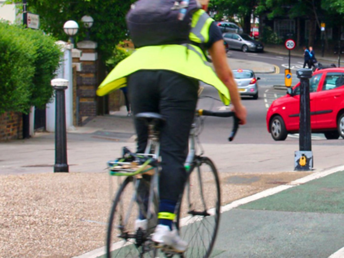 Le gilet jaune : un accessoire obligatoire à vélo
